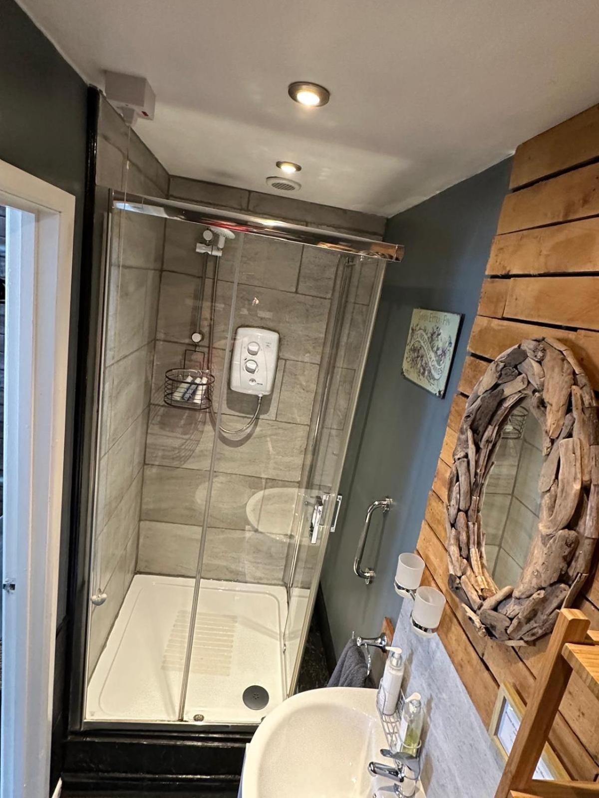 Seisdon Shropshire Guestroom מראה חיצוני תמונה